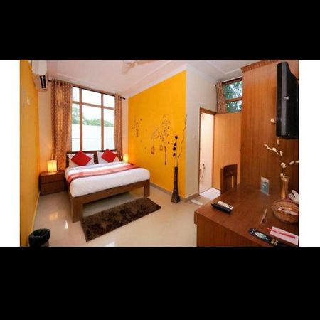 Hotel Samrat Neemrana Buitenkant foto