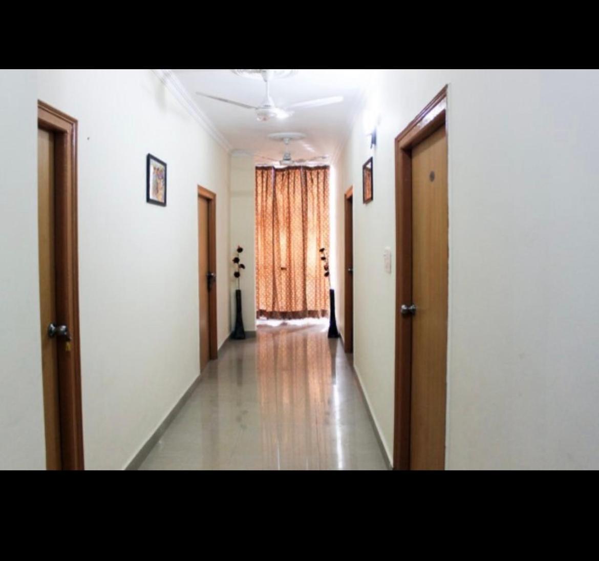 Hotel Samrat Neemrana Buitenkant foto