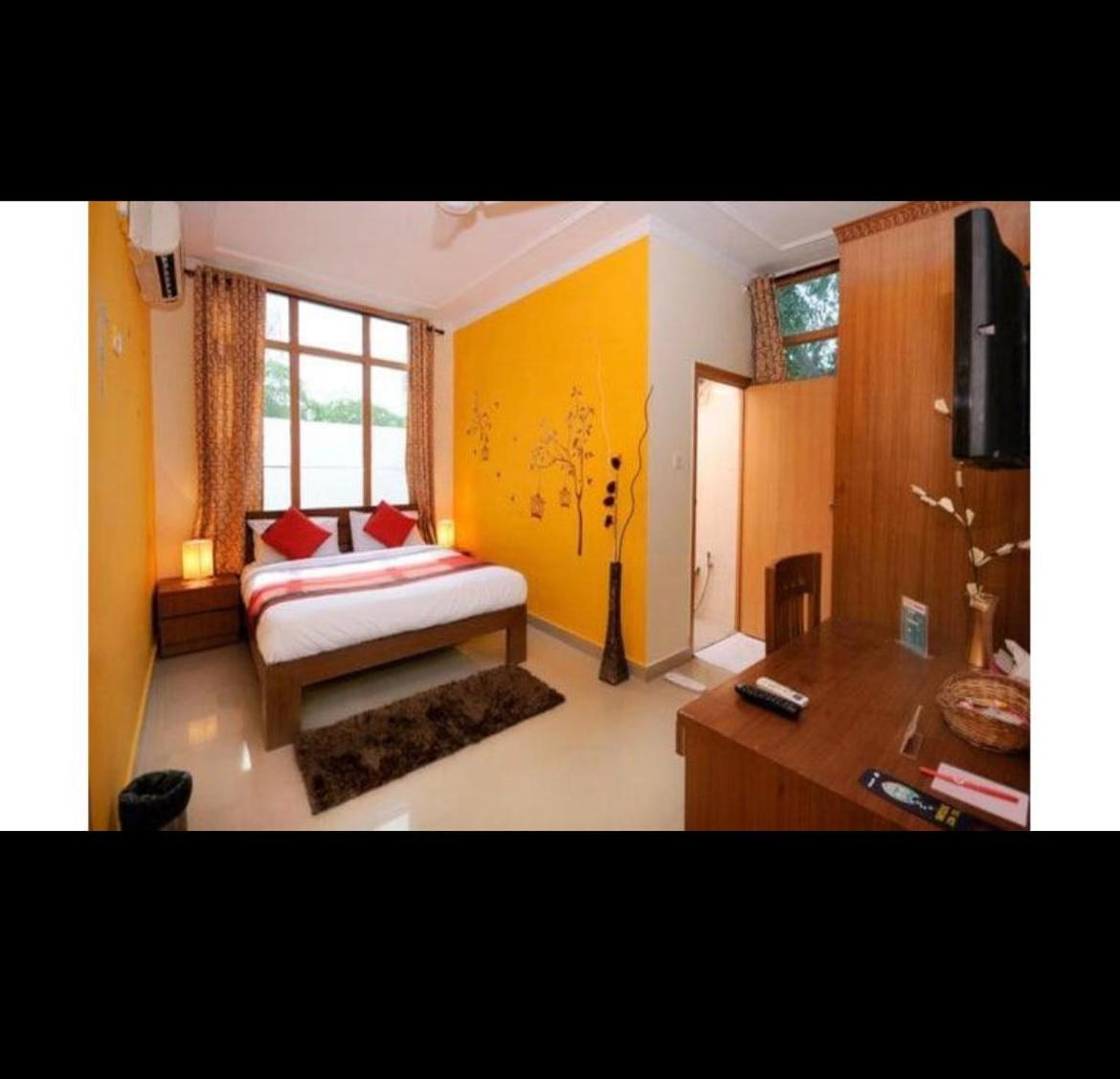 Hotel Samrat Neemrana Buitenkant foto